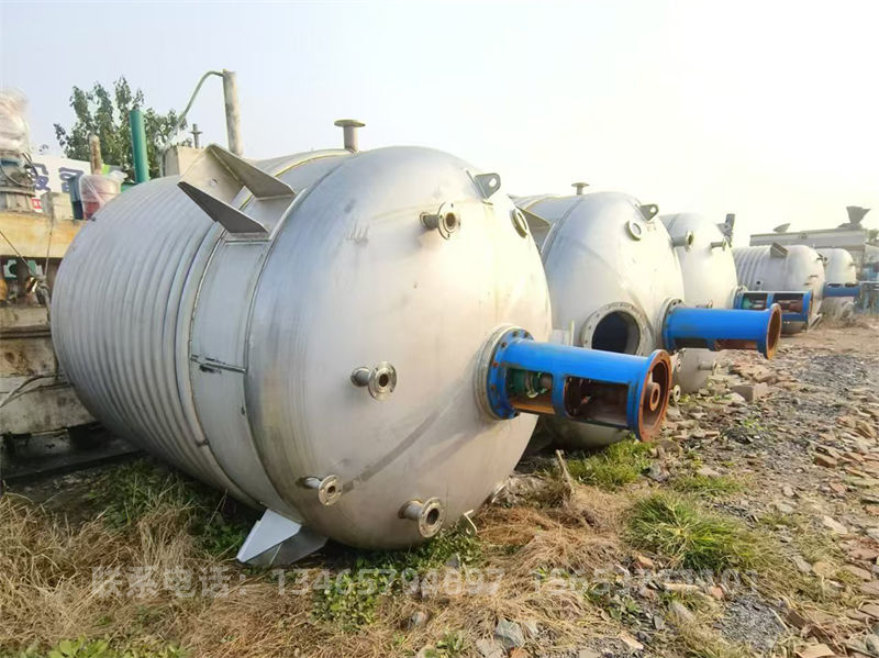 不銹鋼外盤管反應(yīng)釜1..jpg